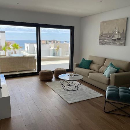 Modern 2 Beds Apartment In Alcaidesa Bagian luar foto