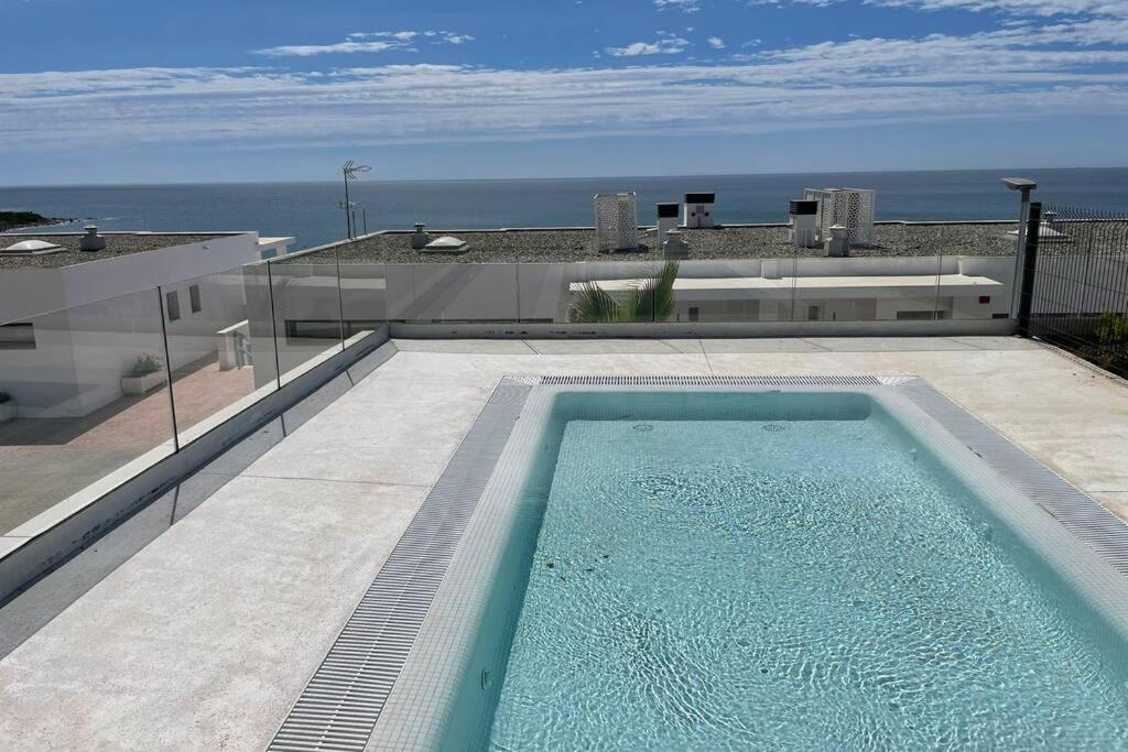 Modern 2 Beds Apartment In Alcaidesa Bagian luar foto