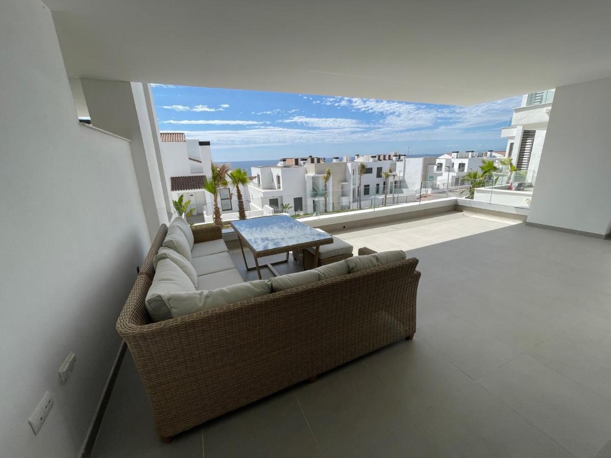 Modern 2 Beds Apartment In Alcaidesa Bagian luar foto