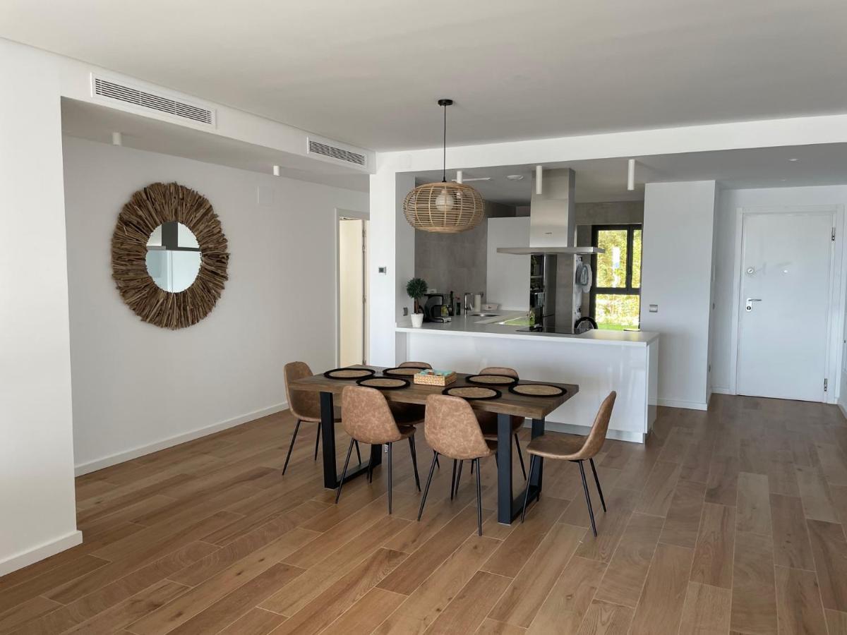 Modern 2 Beds Apartment In Alcaidesa Bagian luar foto