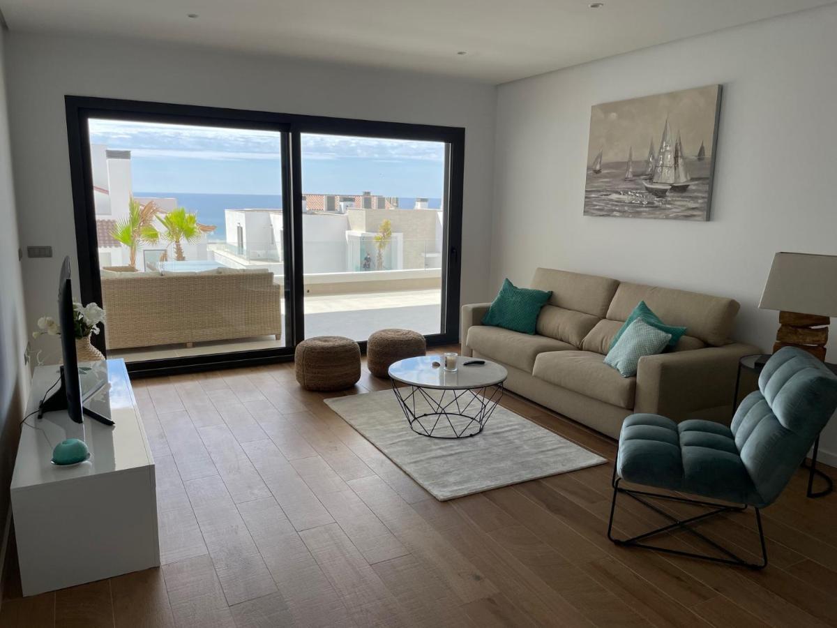 Modern 2 Beds Apartment In Alcaidesa Bagian luar foto